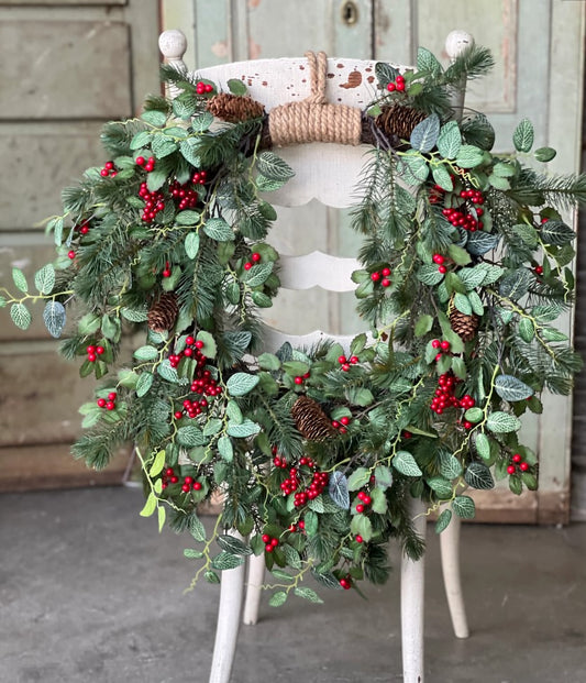 Elmsley Pine & Berry Wreath | 22"